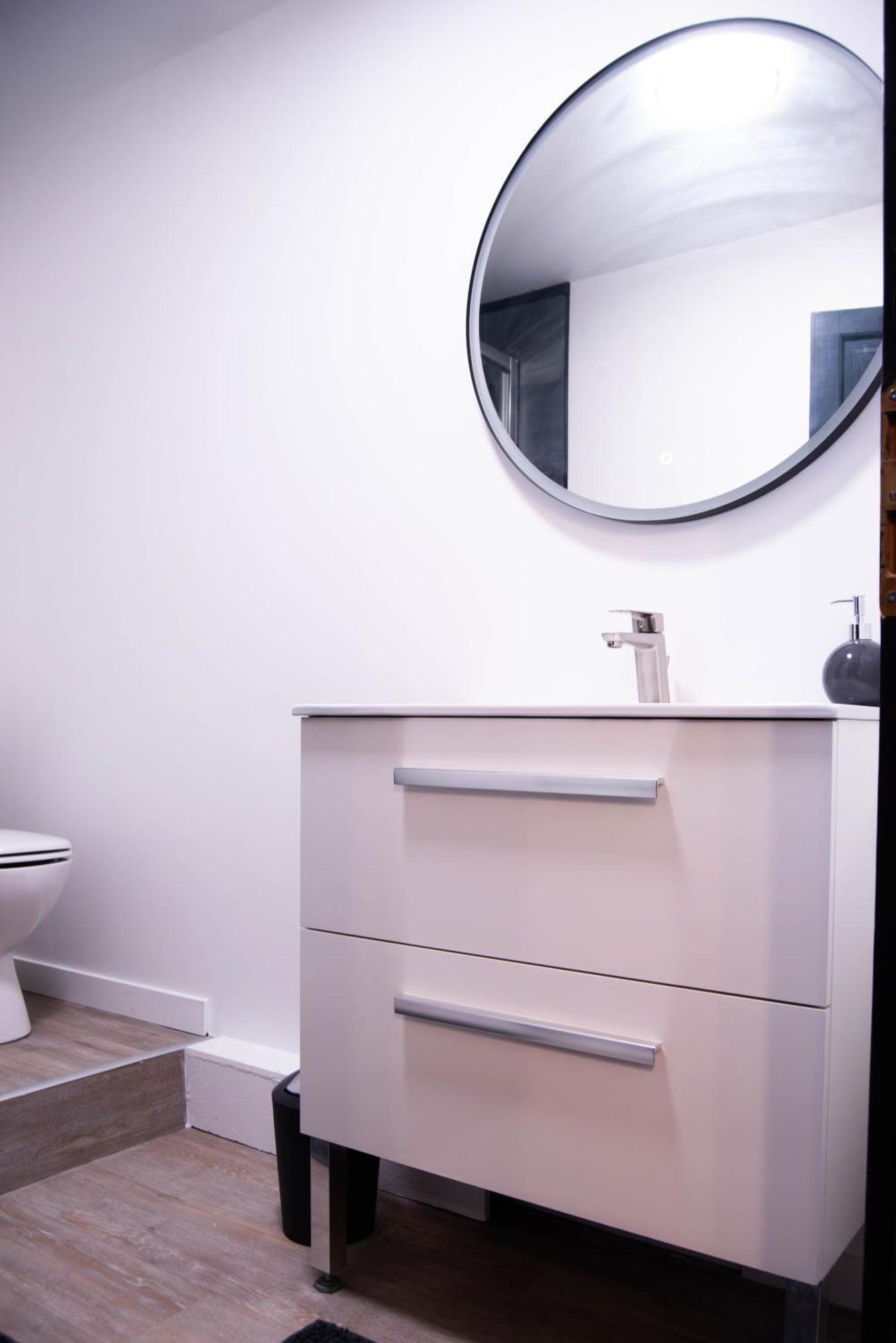 Suite Romantique Jacuzzi Moulins  Exterior photo